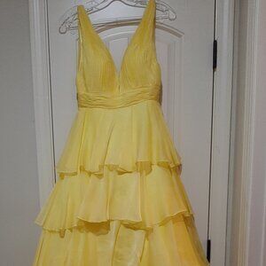 Mac duggal Yellow Gown Size 0
